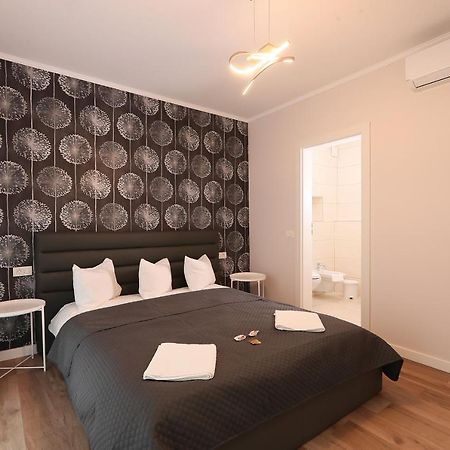 Julia'S Apartment Oradea Luaran gambar
